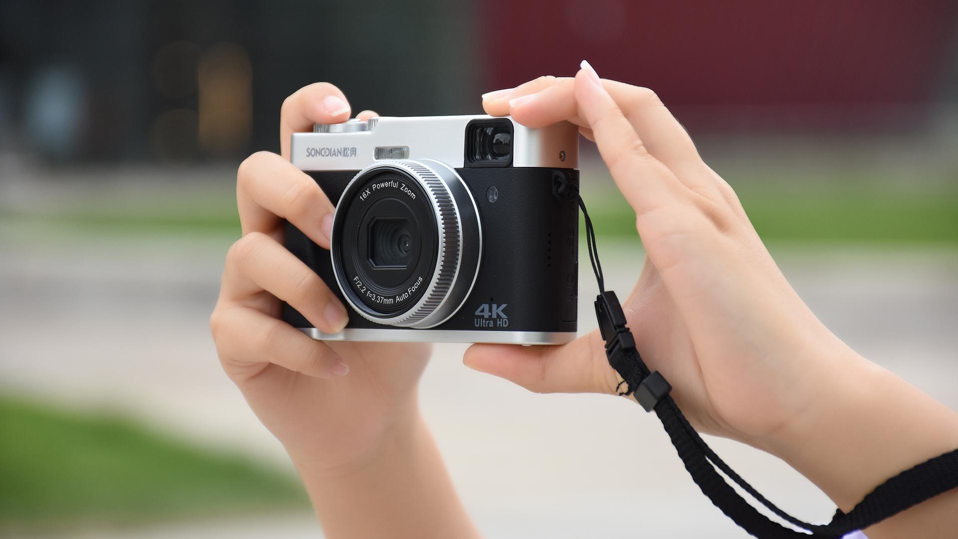 松典dc202l数码相机:复古时尚外观,轻巧街拍神器