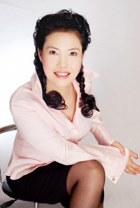 梦鸽的倔脾气:17岁北漂,嫁给年长27岁的李双江,坚定相信李天一