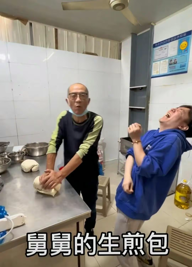 "三毛"扮演者孟智超近况曝光,36岁容貌未改,曾以卖包子为生