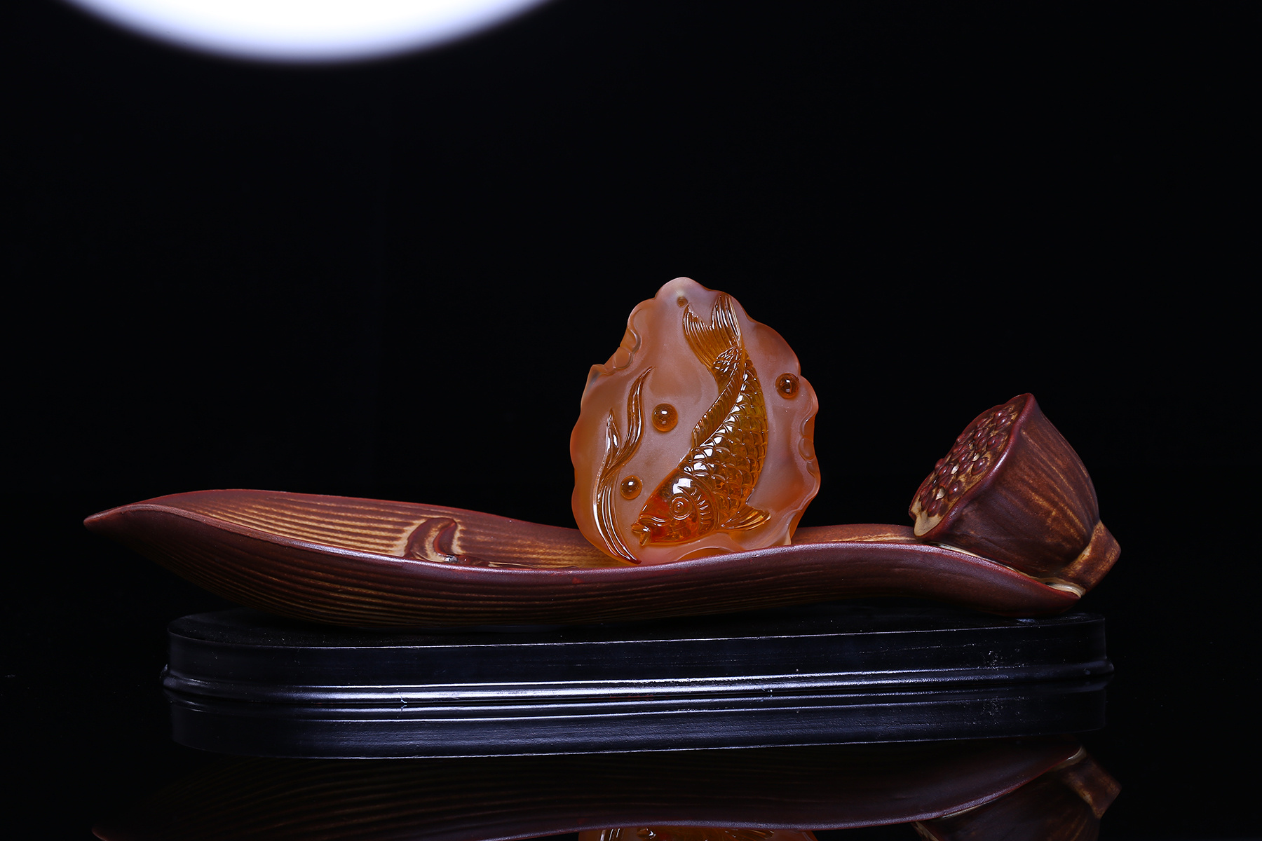 别再被小学课本"欺骗"了,其实真正的琥珀,是这样形成的!