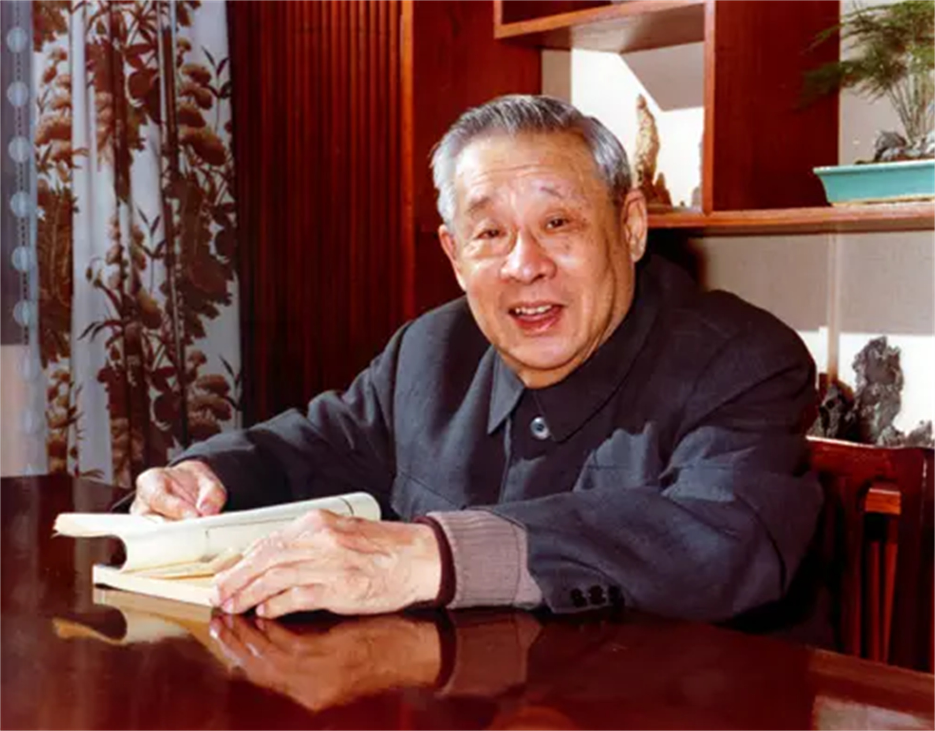 1982年廖承志致信蒋经国呼吁统一,宋美龄回复的8个字,让人心寒