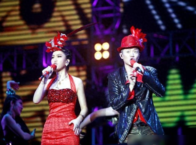 回顾土嗨组合凤凰传奇出道23年坚持五五分账他们有多清醒