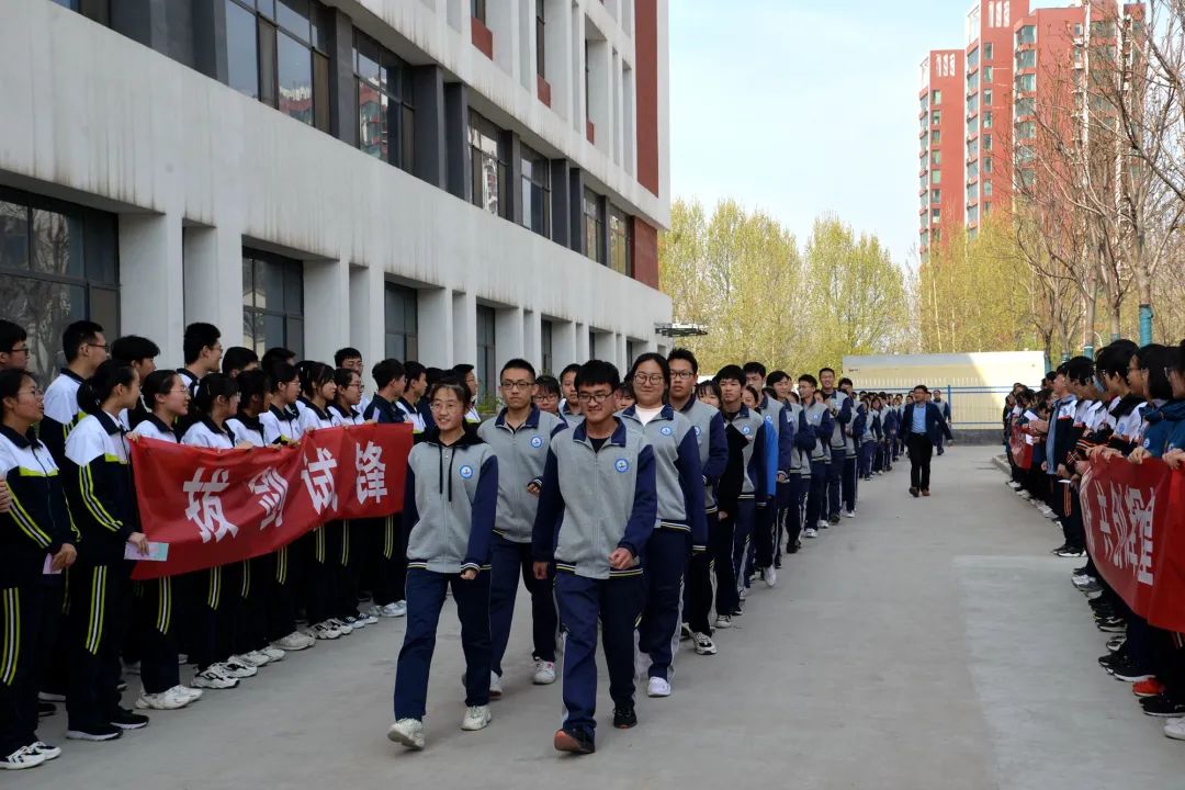 五莲一中2018级最新情况!百炼成钢,六月流芳