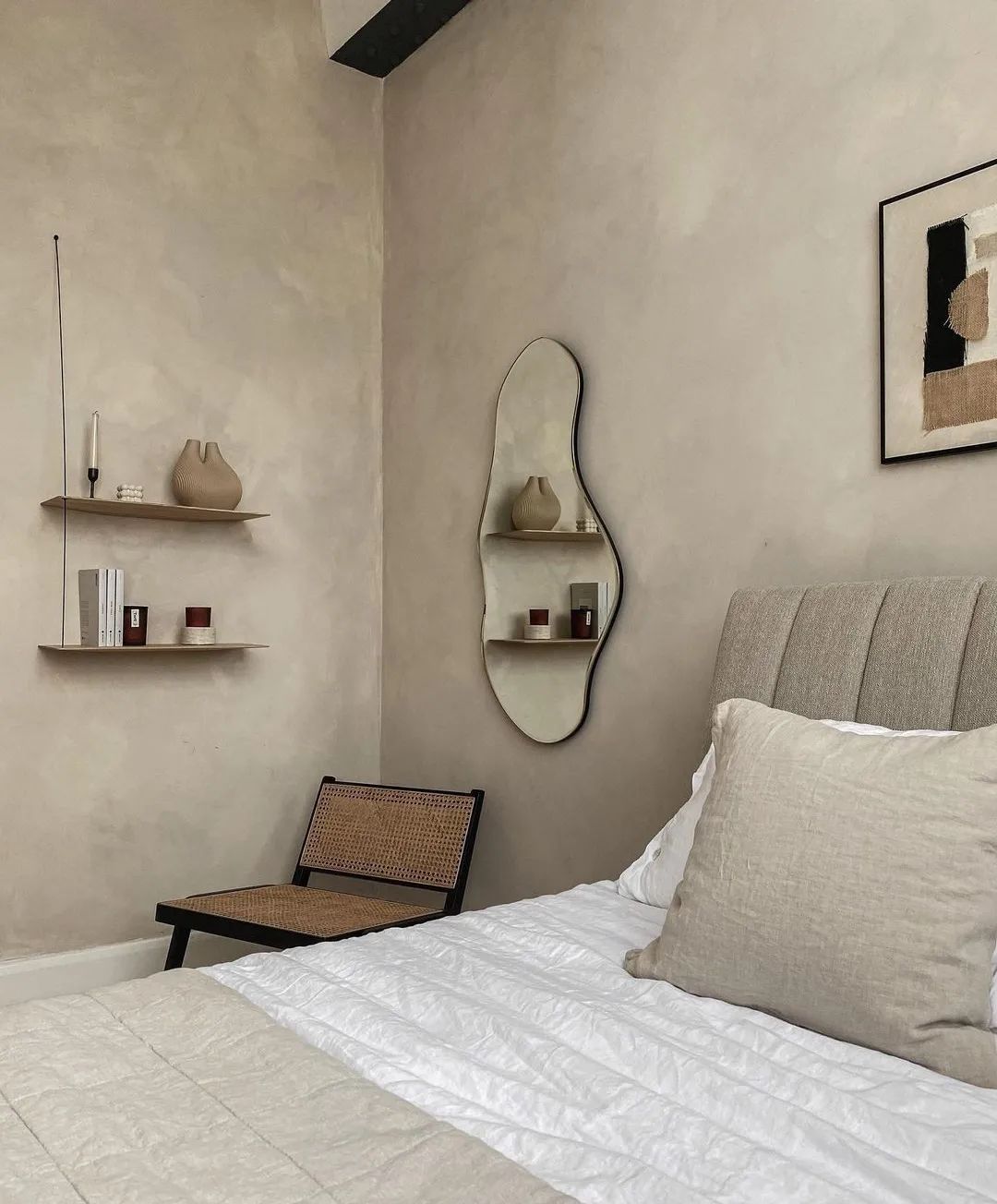 卧室装修注意事项:如何布置一个氛围感十足的卧室