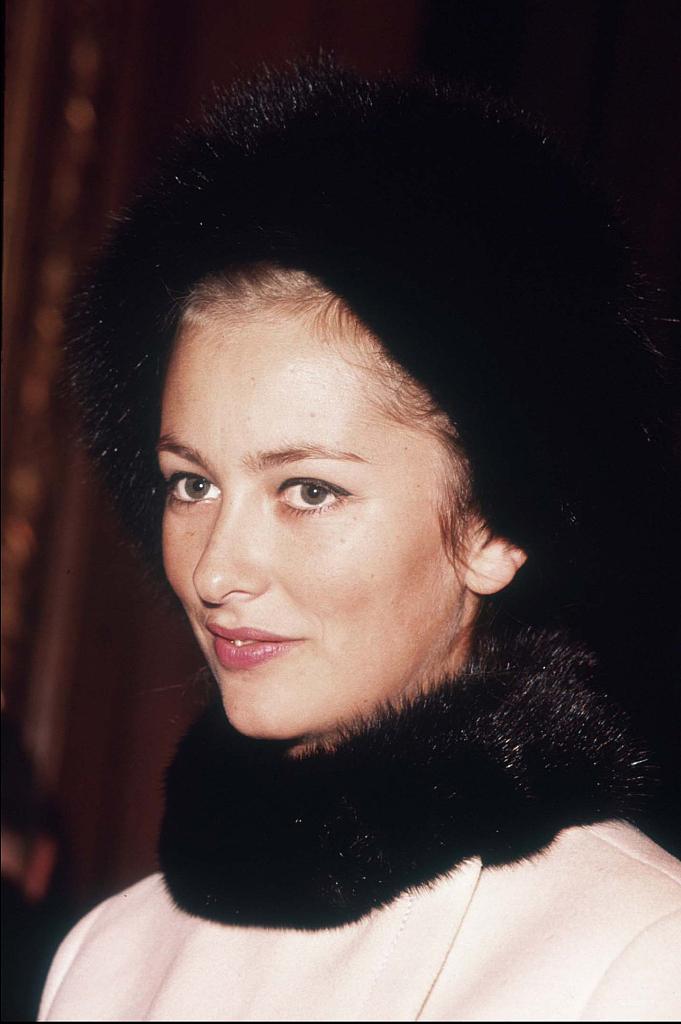 保拉王后:貌比赫本生3个娃,还被出轨,情敌之女找上门要当公主