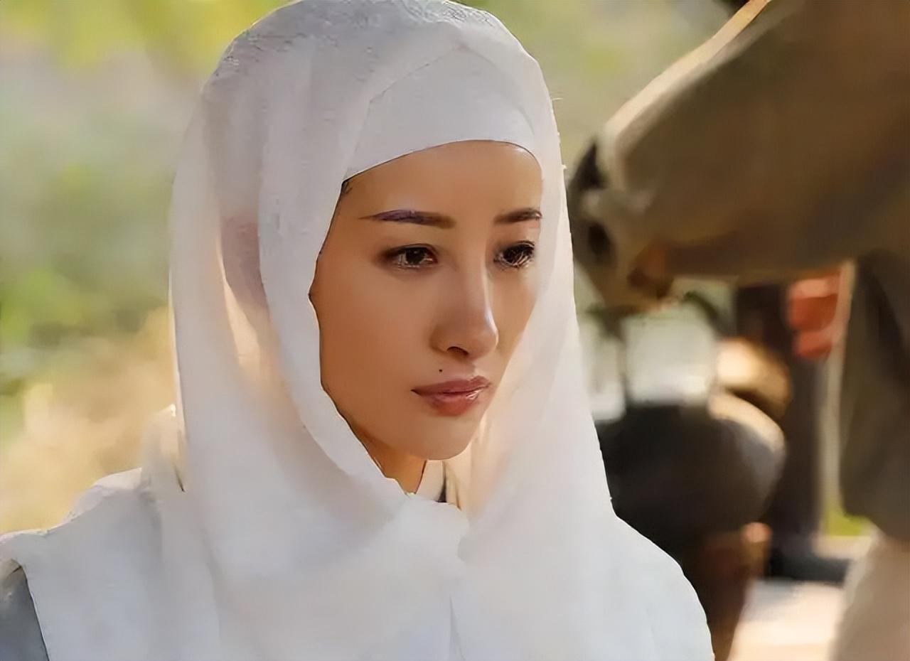 鹿鼎记中谁最能打?是独臂神尼,还是神龙教教主?