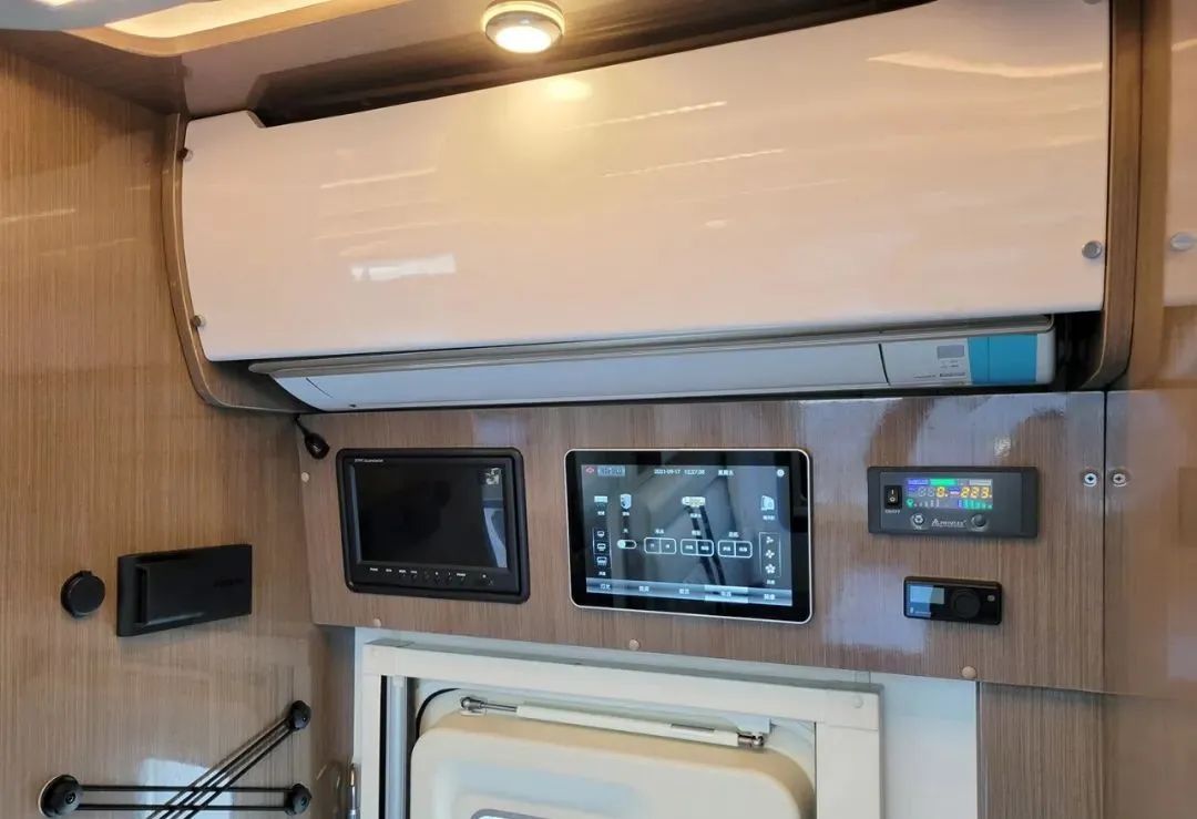 6米c型房车 如何做到独立厨卫空间 霍夫勒黑金刚后全拓plus