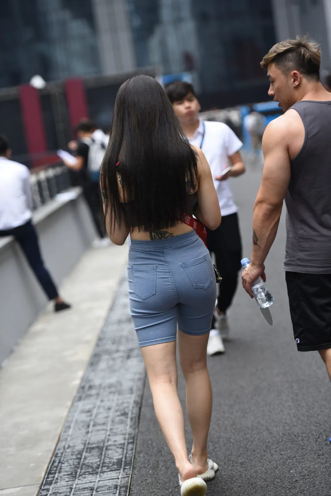 完美身材:完美健身时尚女神之婧儿