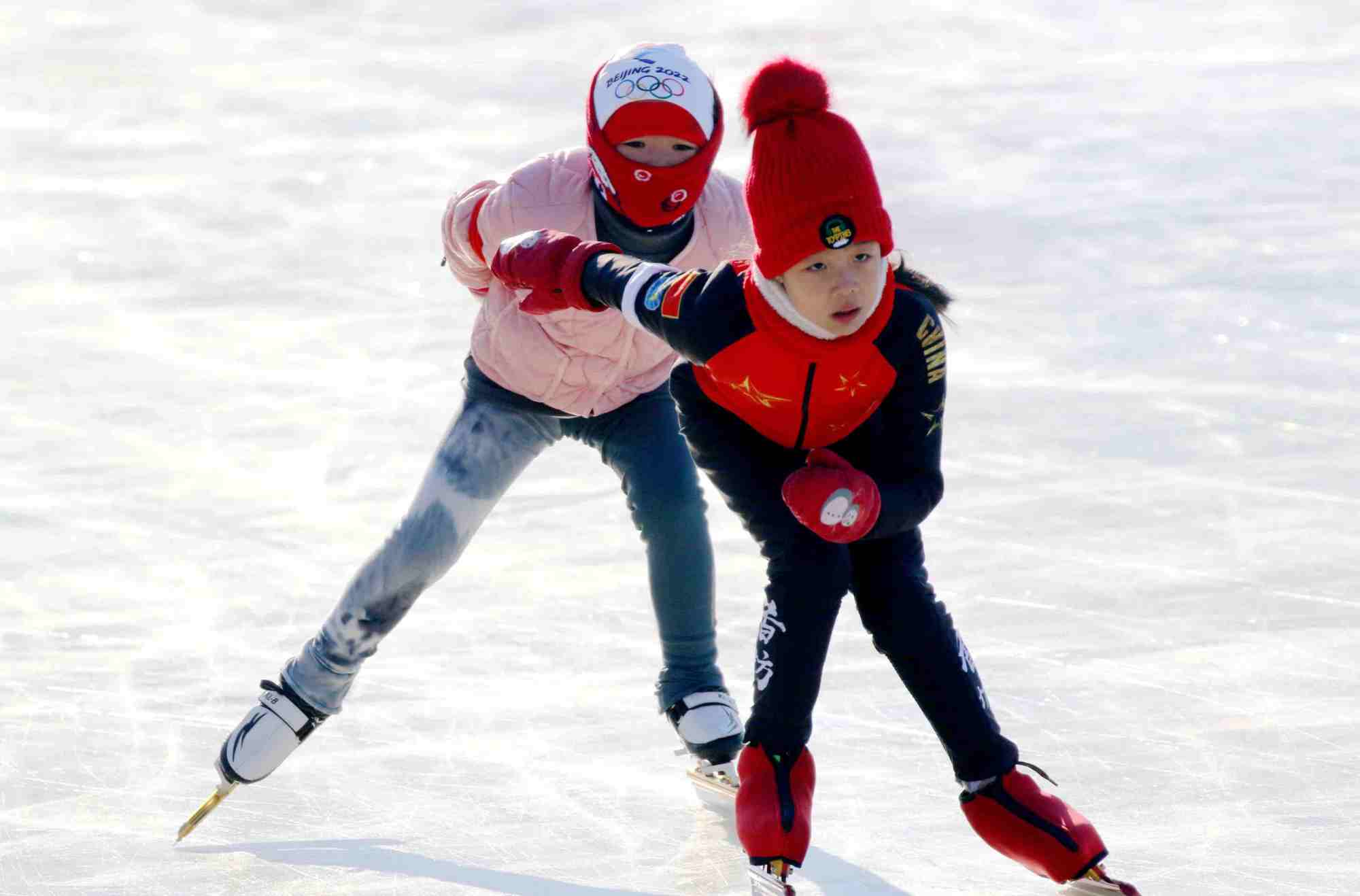 "迎冬奥—哈尔滨大众滑冰争霸赛"开赛啦