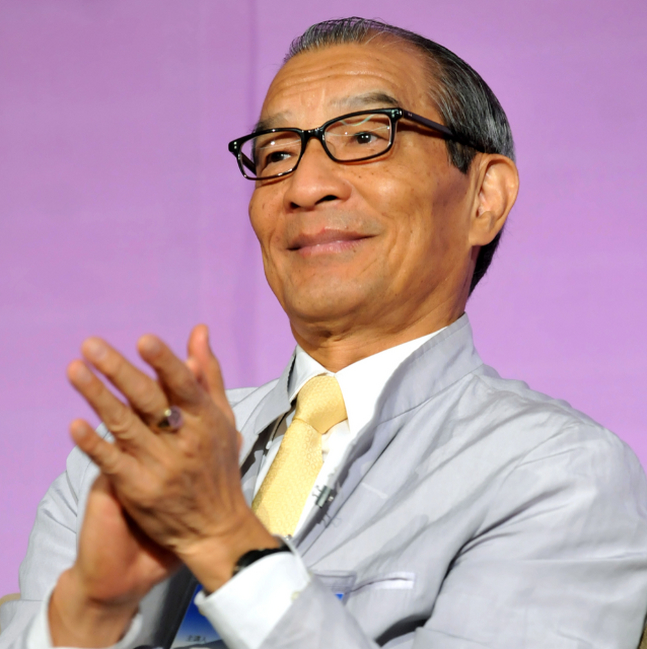 这一呼声引起了台湾社会的强烈关注,也引发了对于政党轮替的讨论.