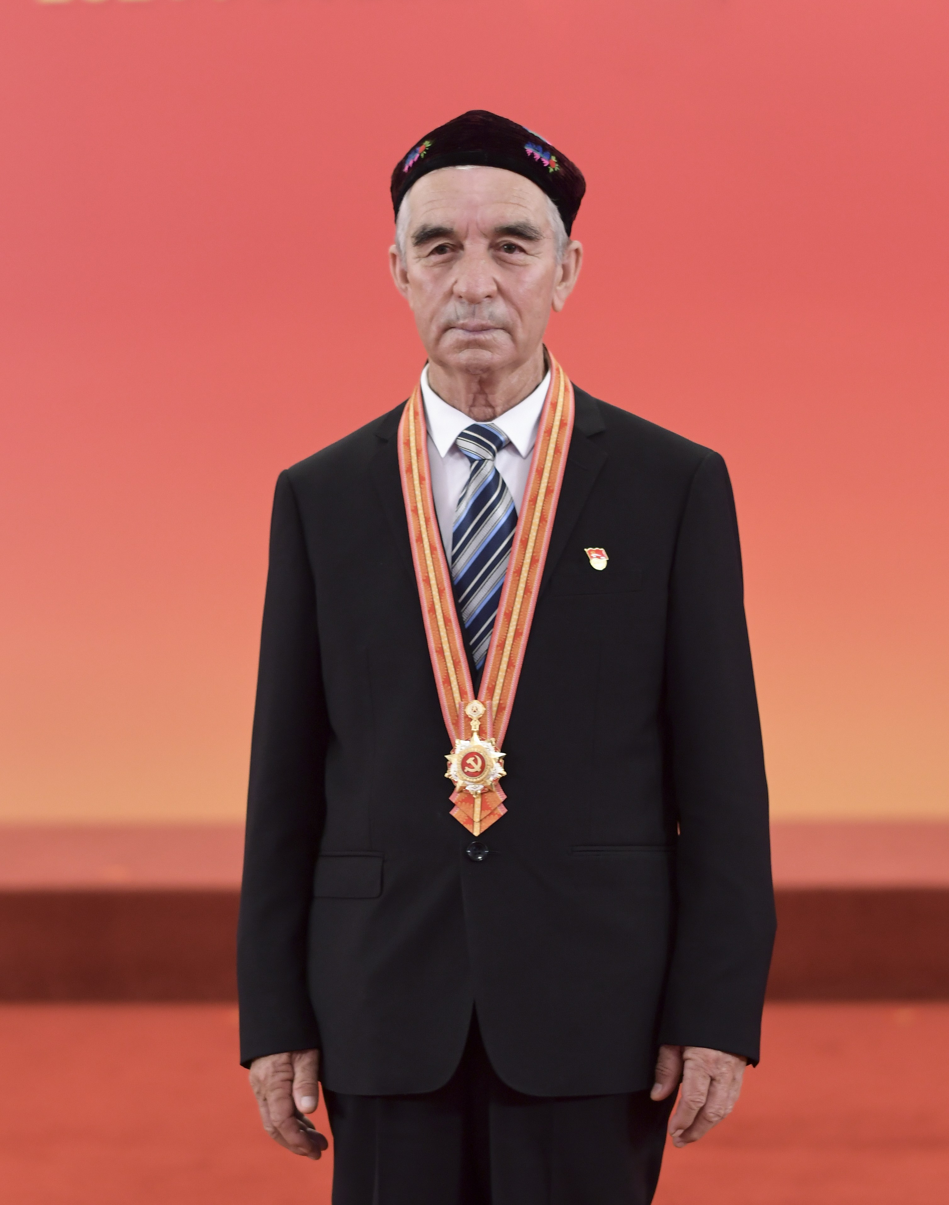 多民族村老支书买买提江·吾买尔:一辈子跟党走 一辈子为人民