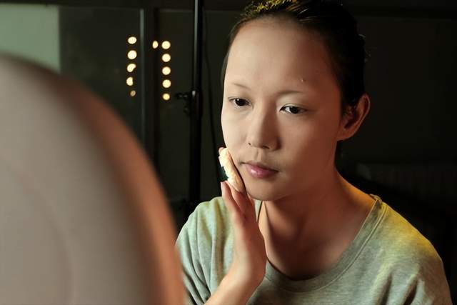 精通神级"易容术"的网红,无敌璟儿百变明星脸,bobo化妆如换头