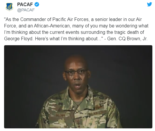 推荐特朗普力挺的黑人将领上任，网友：只把非裔美国人当做政治工具