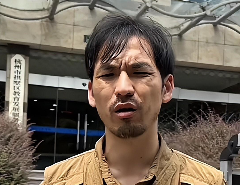 打假网红"铁头哥"离挨揍不远了,举报新东方,投保300万保险防身