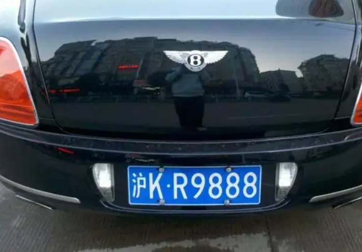 车牌fv黄底开头是什么车?