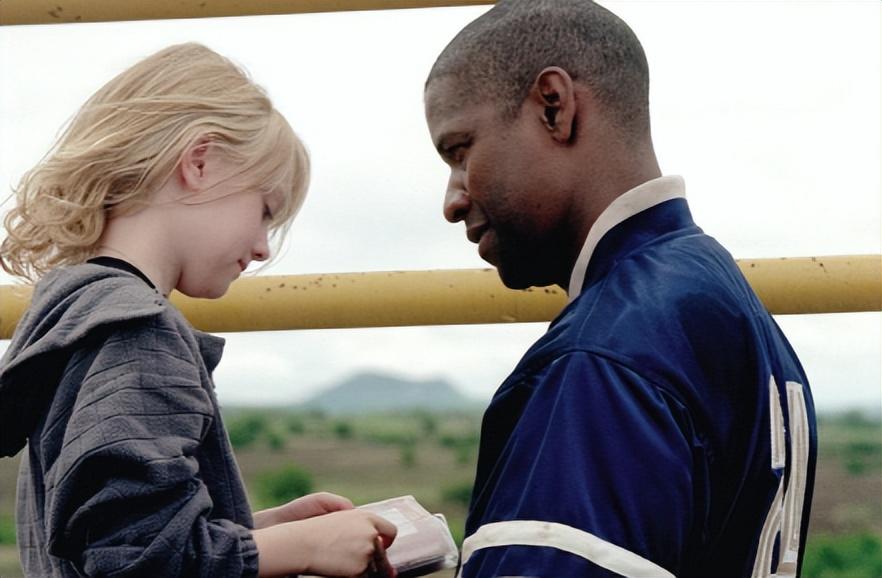 电影《怒火救援》的表现手法,以及电影的核心主题对现实的影射