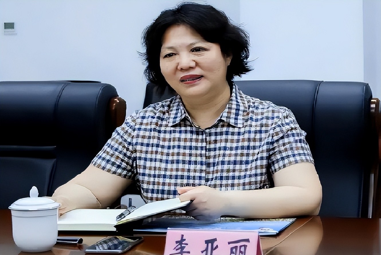 纪实:山西女色虎李亚丽:贪钱又好色,用扶贫金包养20位男友