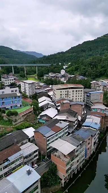 六门到岳家109乡道航拍,涌水村有没有这里的朋友们,你家乡美丽的,农村