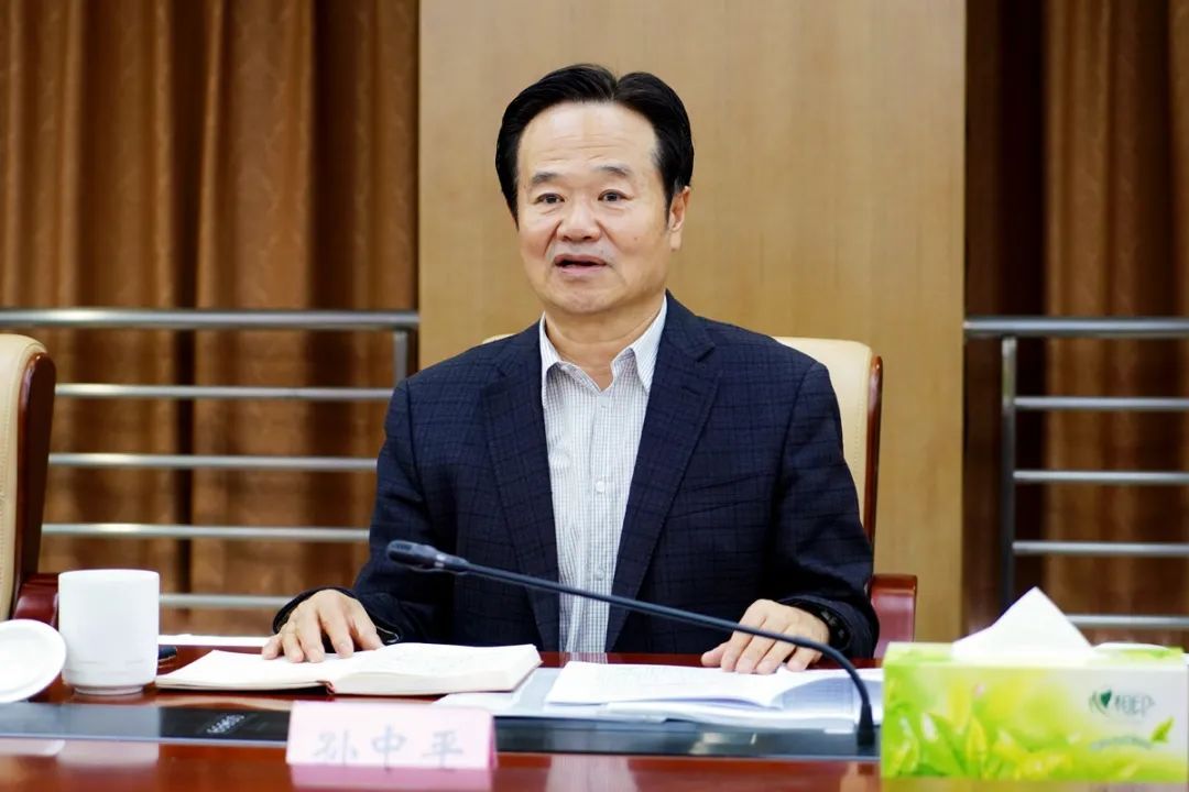 中央第六督导组督导专员孙中平督导监狱管理局教育整顿工作