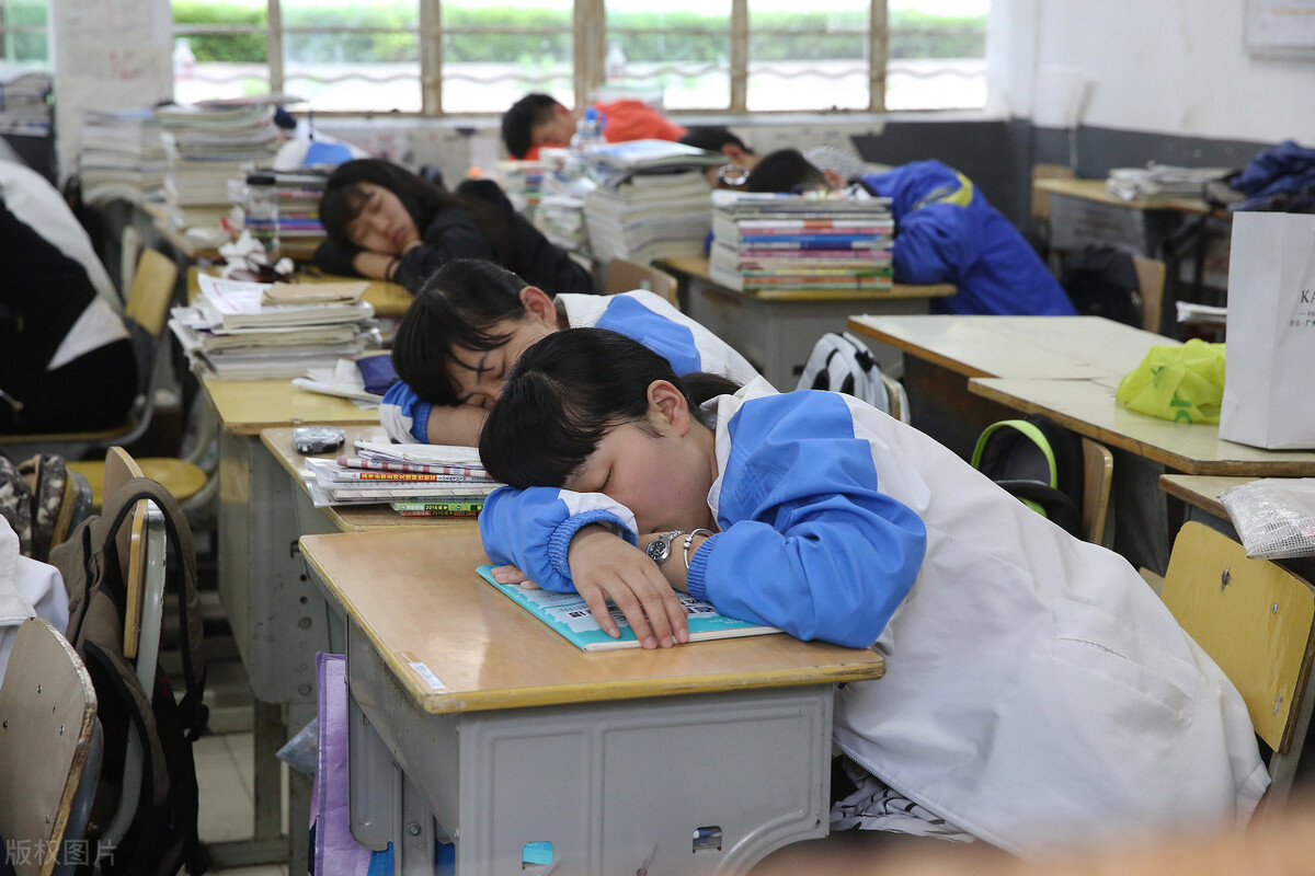 学生午休收费趴睡200元一学期谁研究的呢?虎门捷胜学校:我收的