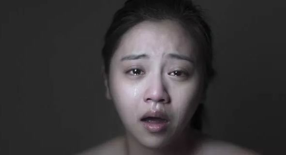 心理测试:三个女孩,你感觉哪个最绝望?秒测你的第六感有多准!