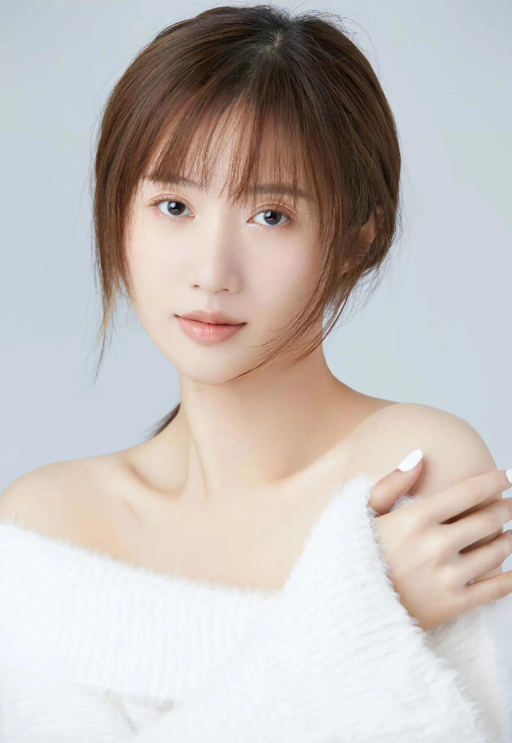 演员韩与诺写真集