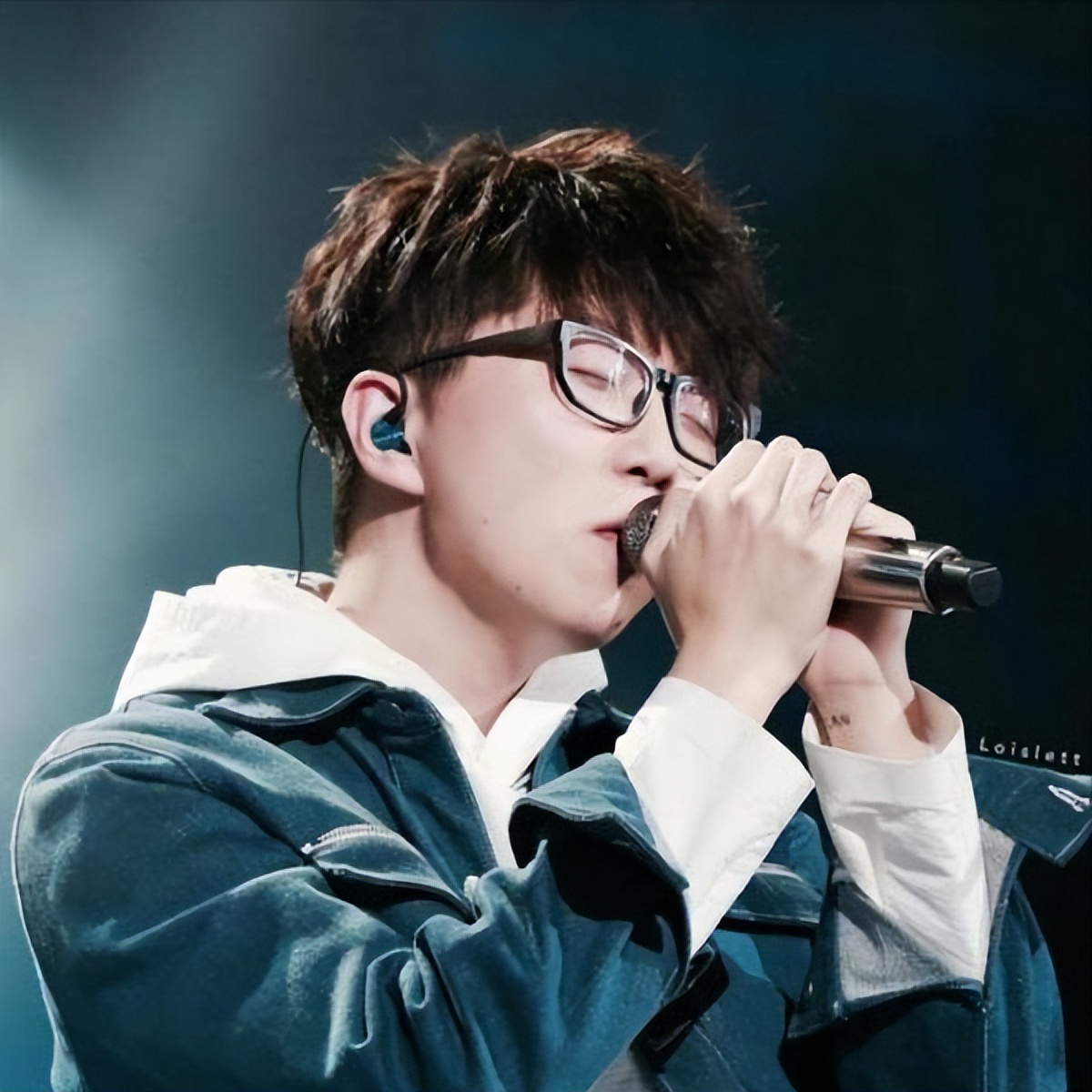 事实证明,被华晨宇粉丝骂上热搜的毛不易,已经走上了另一条大道