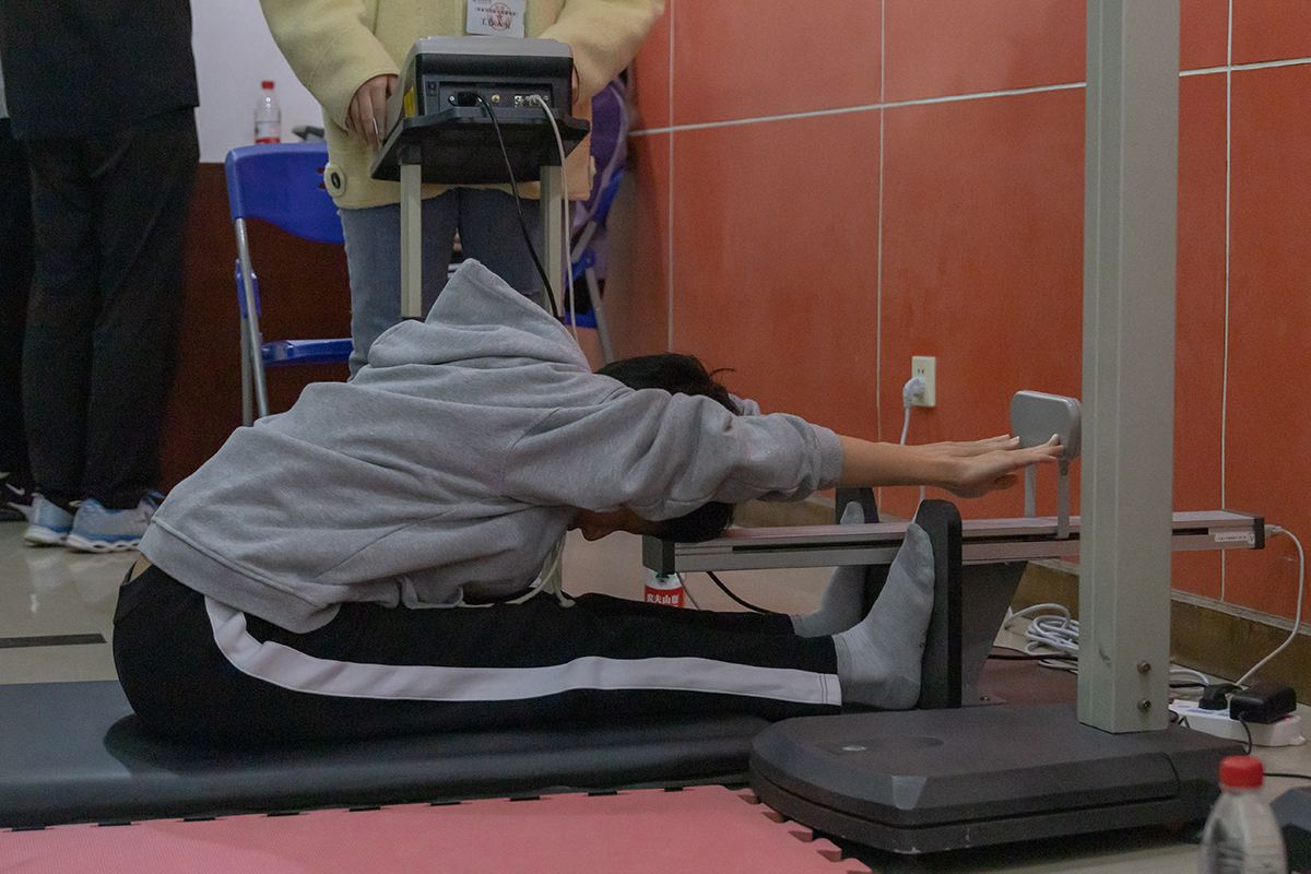 体前屈一天速成法