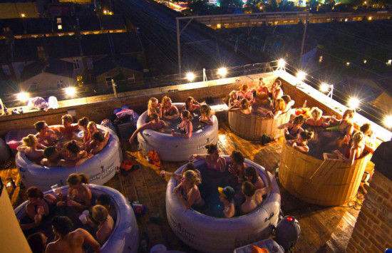 德国最具争议的旅游项目:男女混浴泡温泉,你想去体验吗?