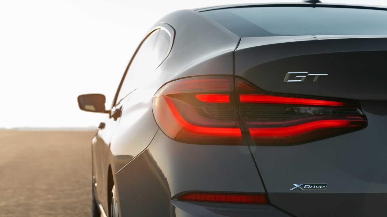 2.0t zf 8at,无框车门 性感溜背,最美宝马车型将停产,快存钱!