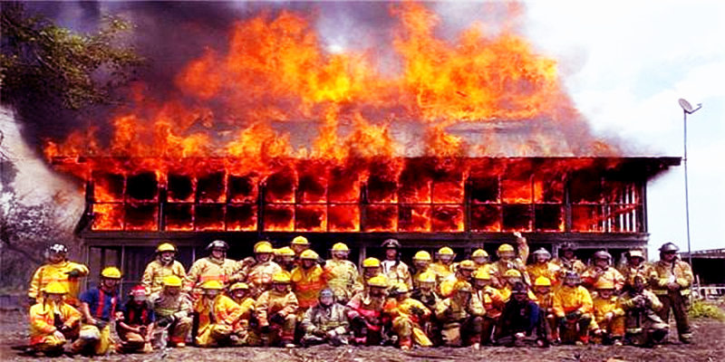 美国消防员日历图片
