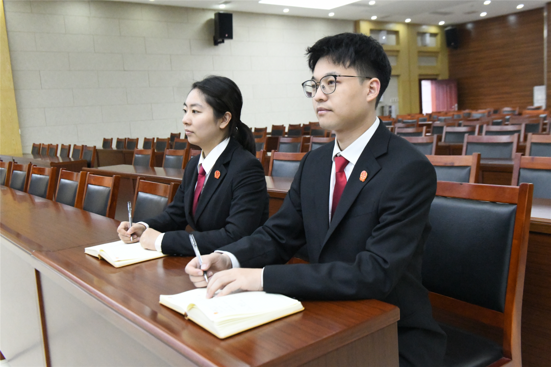 真人版审判制服穿搭指南,这15种穿搭要不得!