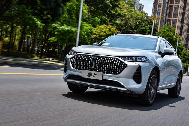 一个竖条的车标是什么车