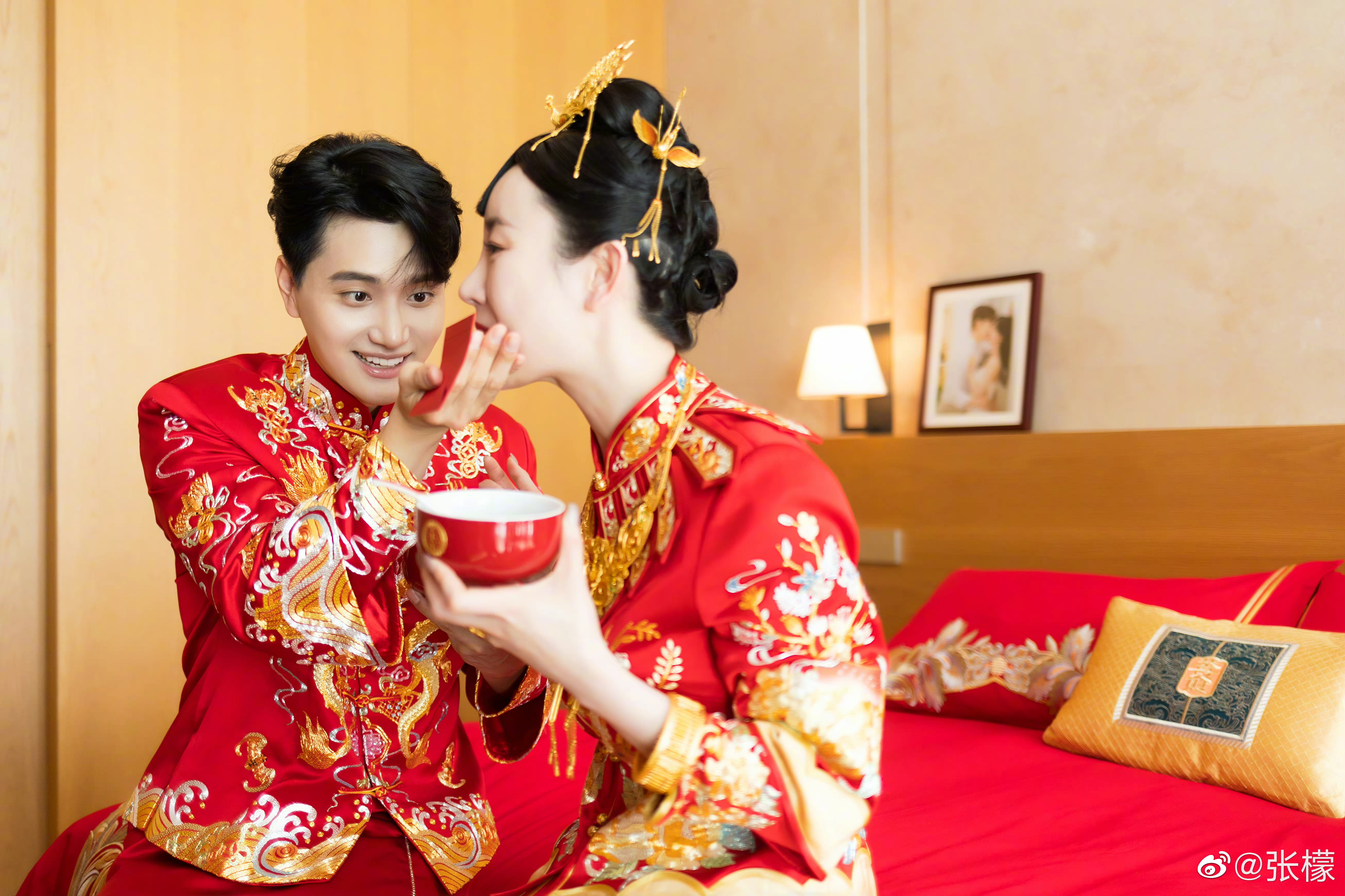 《天天向上》的小五他结婚啦!和妻子好甜蜜!