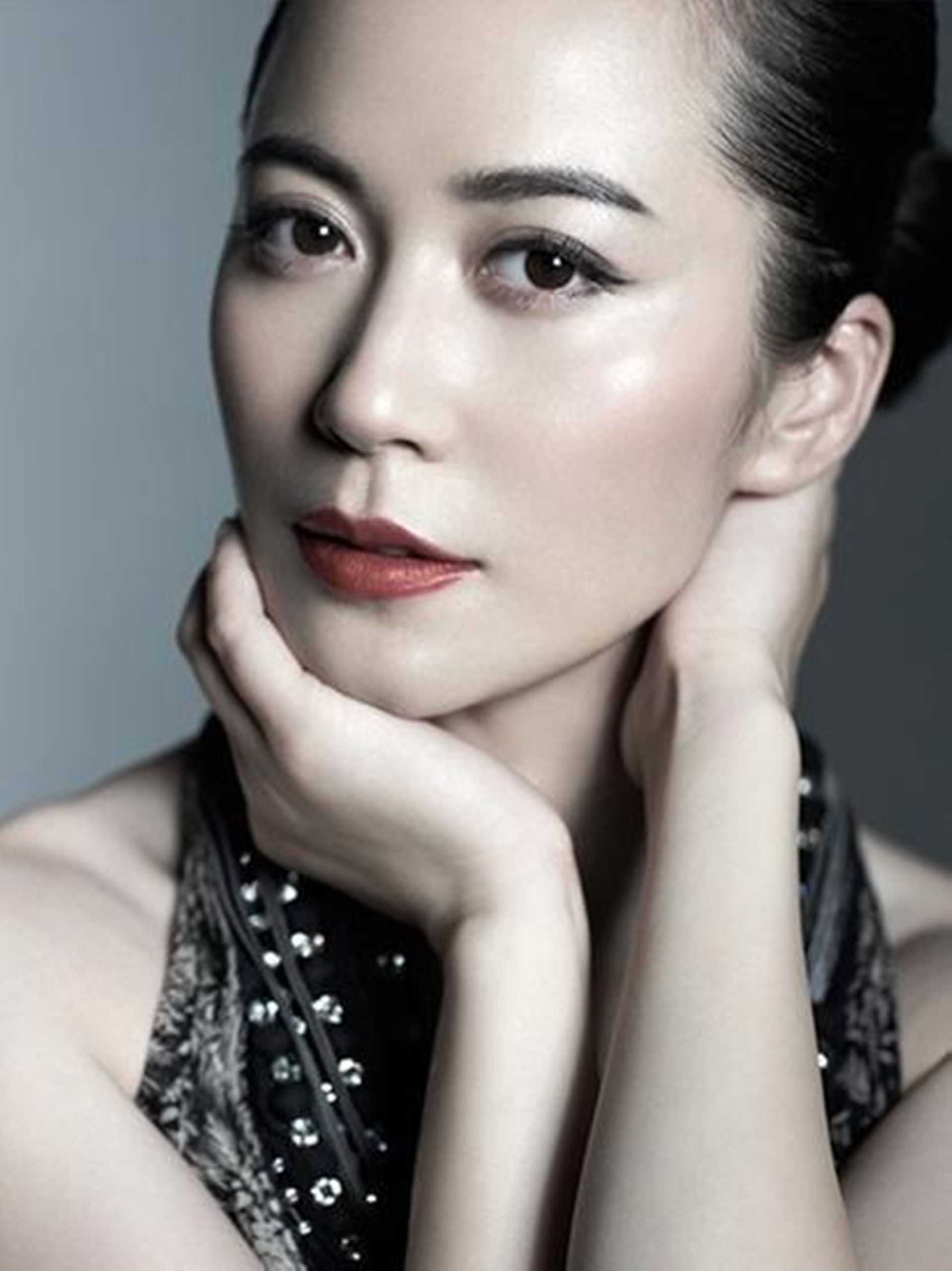 俞飞鸿:单身并不意味着没有伴侣,女人应该认清这个世界