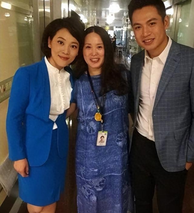 央视主播劳春燕:和丈夫分居17年,怀孕仍要上班,风光背后有心酸