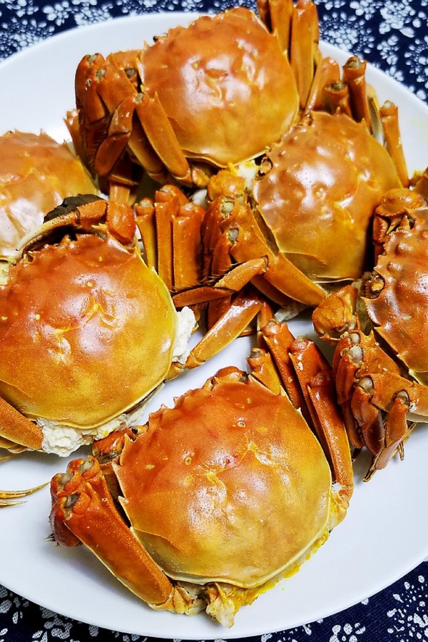 大闸蟹要蒸几分钟合适?记住两个数字,螃蟹肉嫩不柴超鲜美!