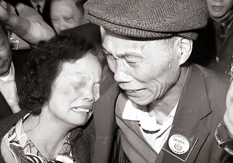 1992年,台湾老兵回乡探亲,老友相见痛哭不已:你全家已经死光了