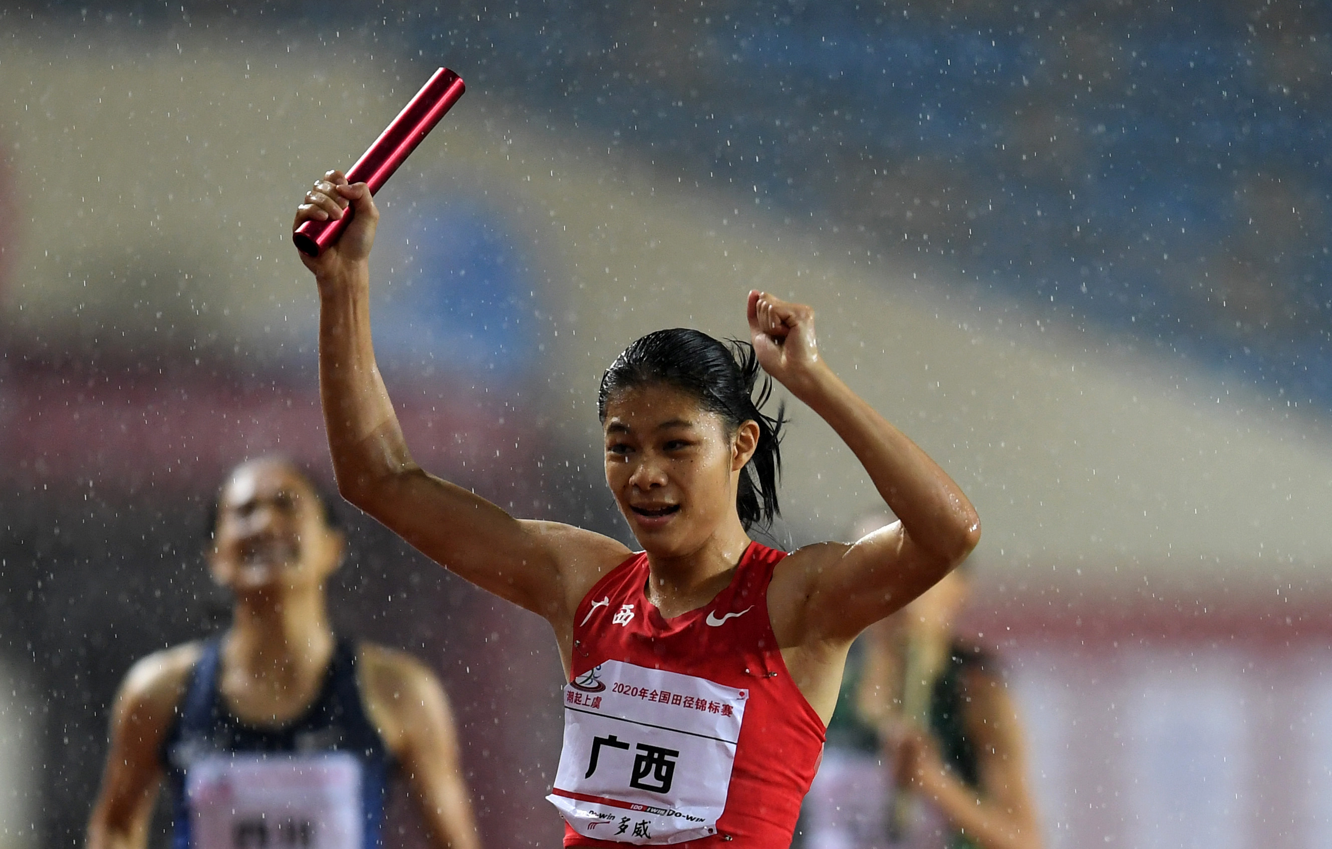 田径——全国锦标赛:女子4x400米接力决赛赛况
