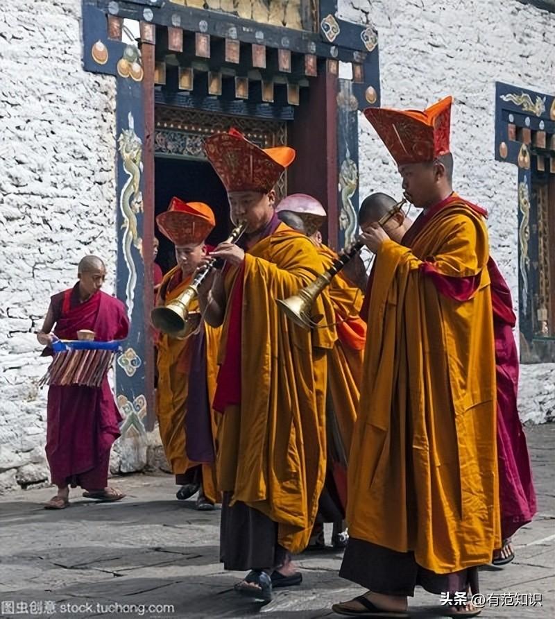 1文化保护和传承的挑战传统舞蹈和音乐的传承是不丹文化的重要组成