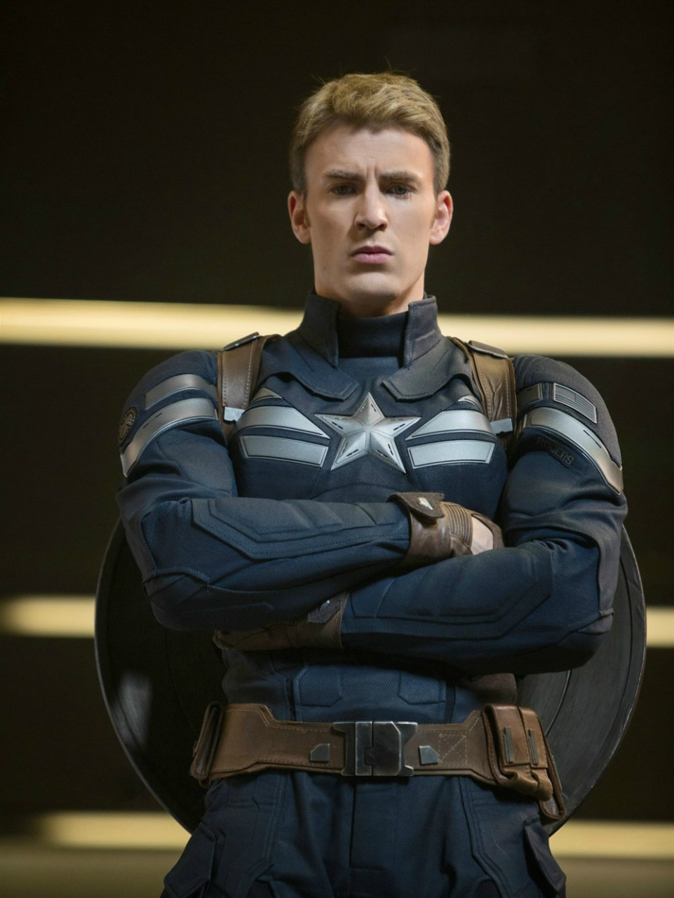 大多数都是以干净利落为主 	 比如《美国队长1》的军官造型就