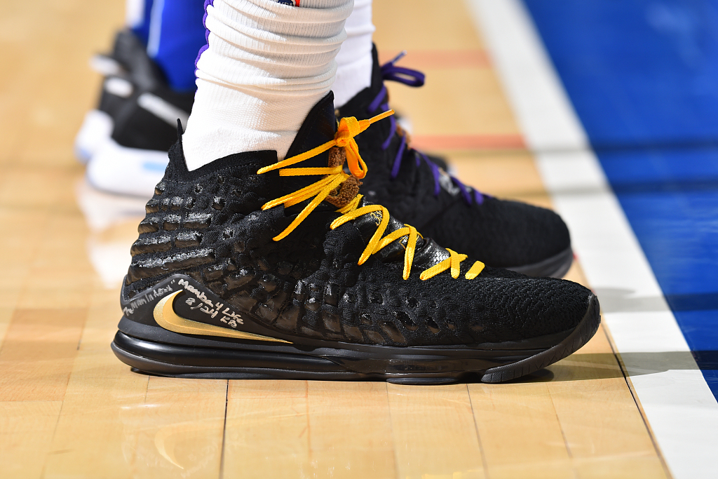 致敬詹姆斯lebron17实战测评