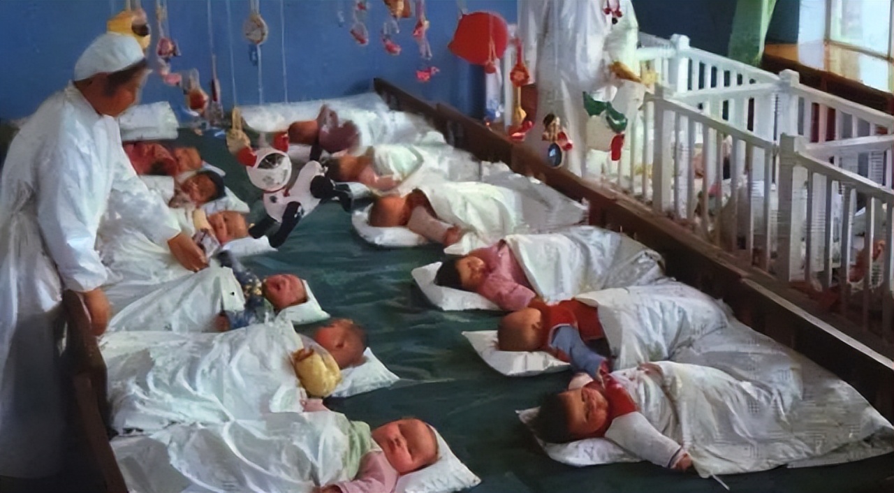 70年代员工福利"对症下药",养娃模式太独特,育娃根本不用亲妈