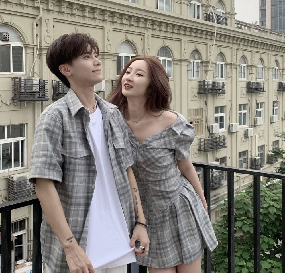 路拍比自拍好看!网红康昕唐梓被偶遇,粉丝:原来康昕这么漂亮