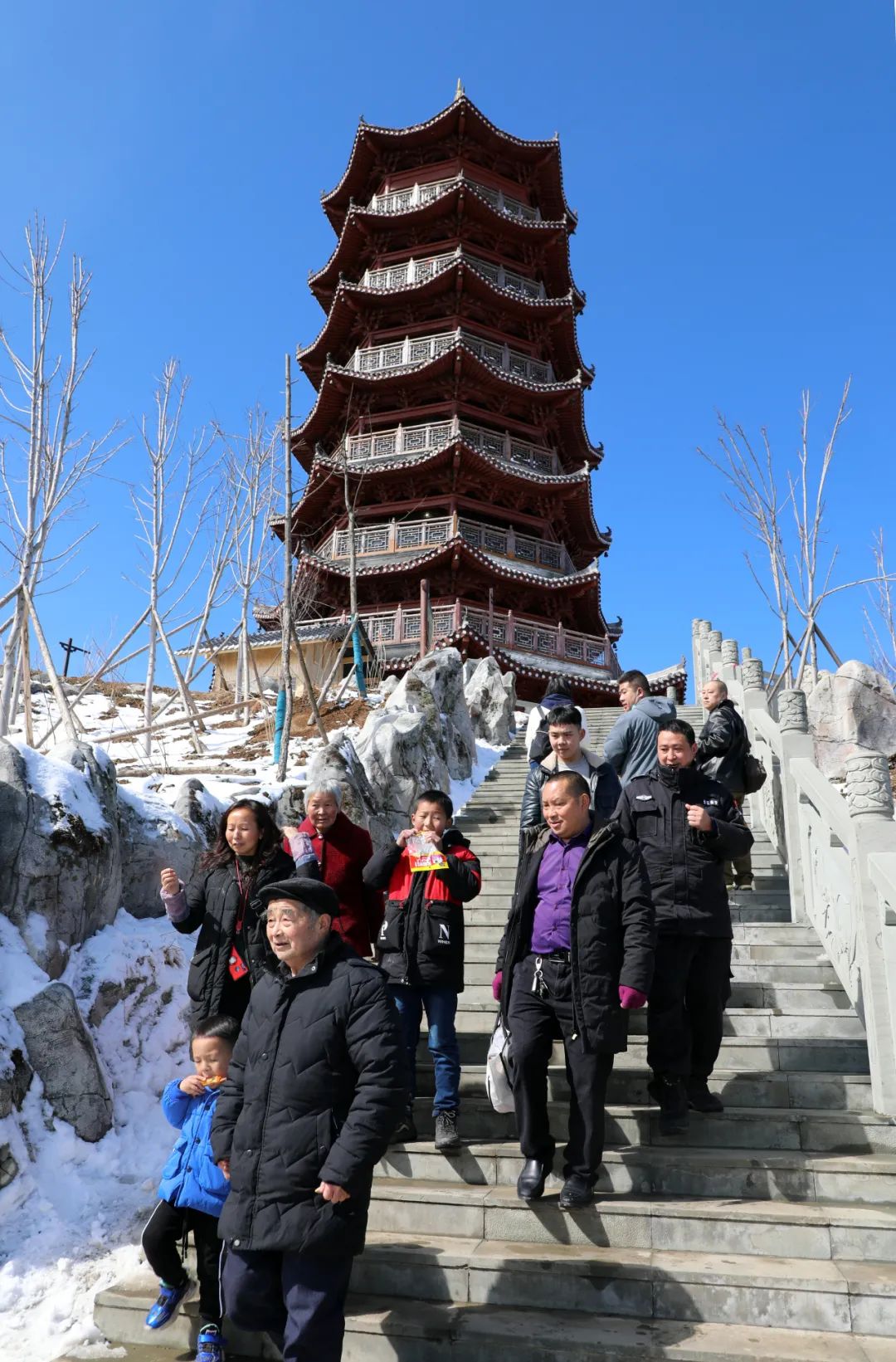 新年伊始|巴山大峡谷景区游人如织掀起旅游热潮