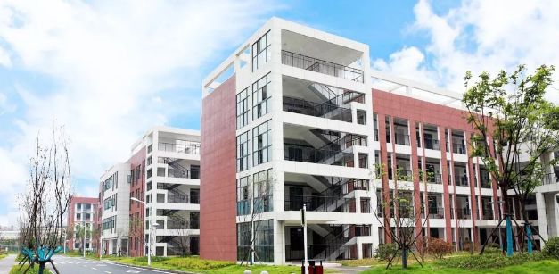 十大名高——武汉三中,一手撑起了汉阳区半边,有什么厉害之处!