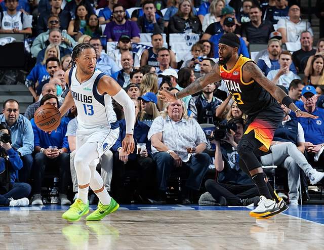 多项数据联盟前五!火箭会报价米切尔罗宾逊吗?