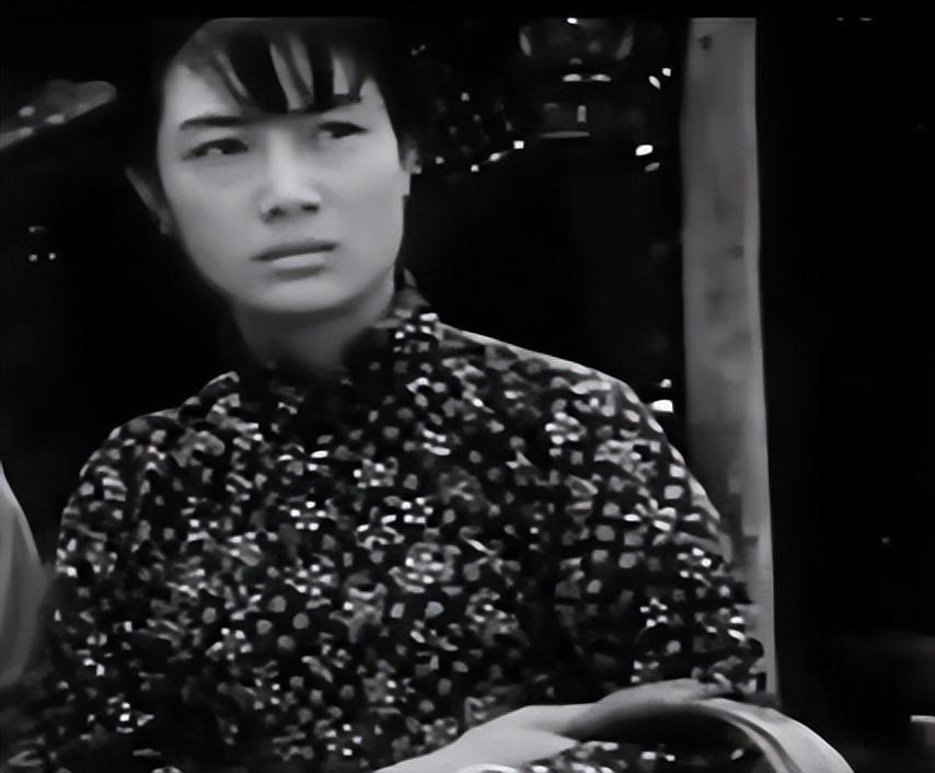 彭总英雄盖世,引几多佳人竞折腰;才女,作家,金发碧眼的女记者