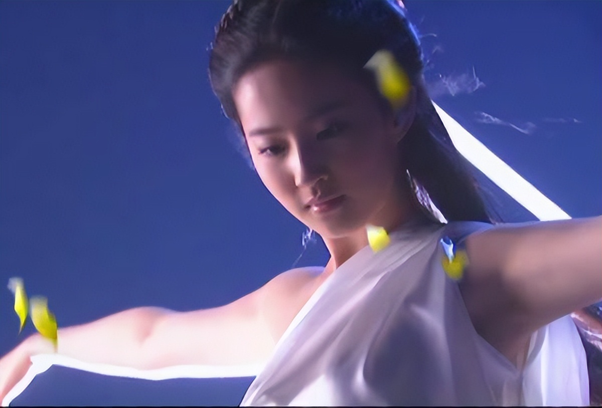 绝情谷中,小龙女的衣橱为啥有儿童衣裳