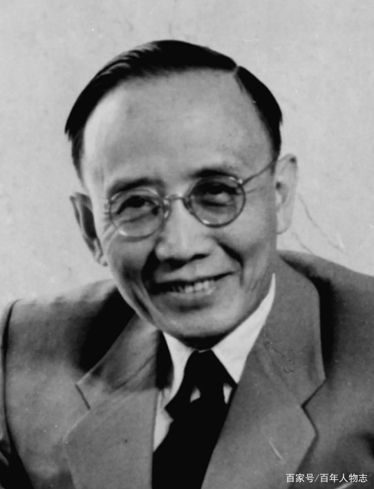 59年毛主席登庐山写了首诗，郭沫若看后给主席写信：这诗有点瑕疵